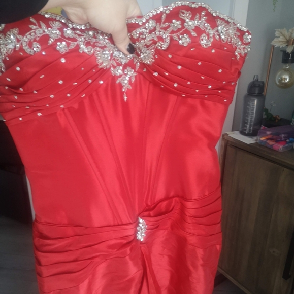 Prom dress - Picture 3 of 10